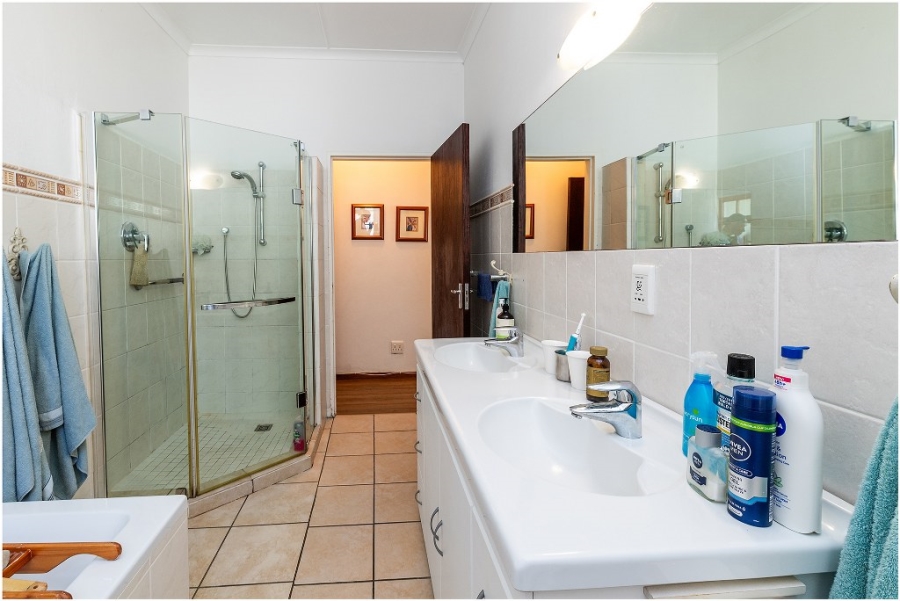 4 Bedroom Property for Sale in Klein Berlyn Western Cape